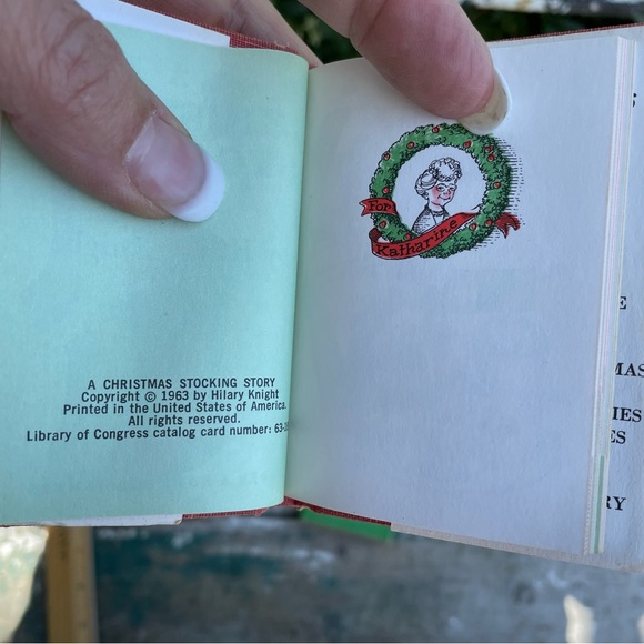 Vintage Christmas Nutshell Library by Hillary Knight 1963 Set of 4 Mini Books - Picture 5 of 10